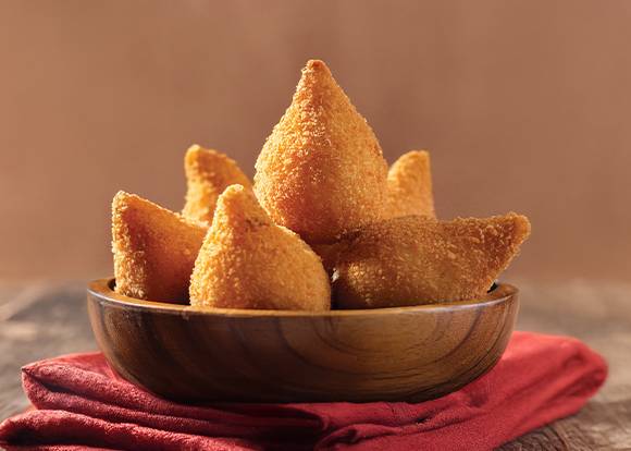 Coxinha De Frango Com Requeijão Coquetel Pré-frita 400g
